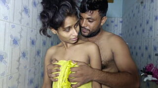 Horny Indian Aunty Seduces Tutor for Intense Pussy and Throat Fucked Video
