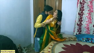 Indian hot Milf woman vs hot teen boy bengali sex with hindi audio Video